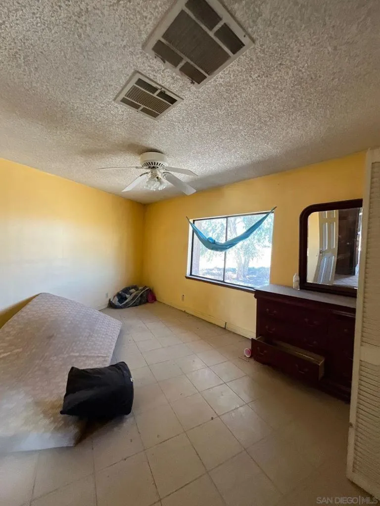 1055 Calle De Amistad El Mirage, CA 92301