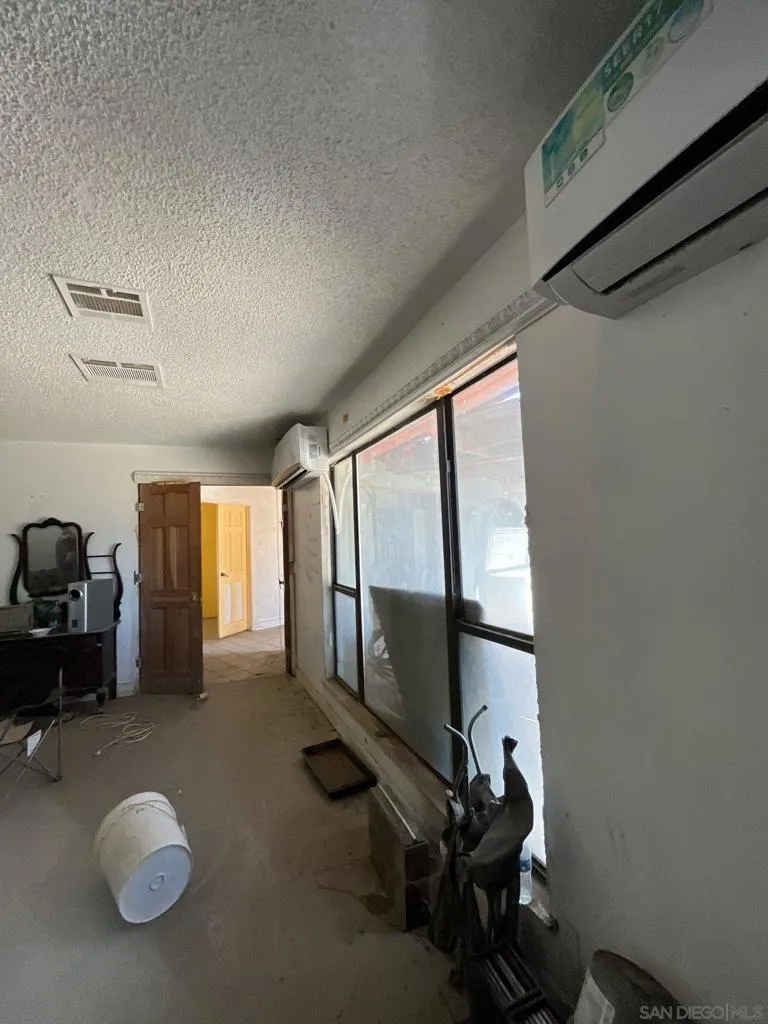1055 Calle De Amistad El Mirage, CA 92301