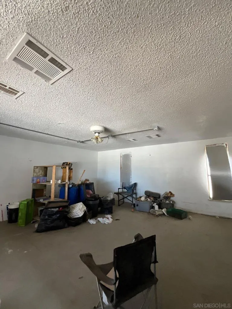 1055 Calle De Amistad El Mirage, CA 92301