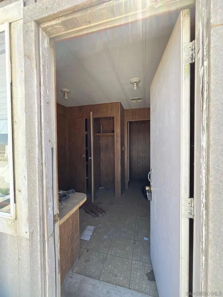 1055 Calle De Amistad El Mirage, CA 92301