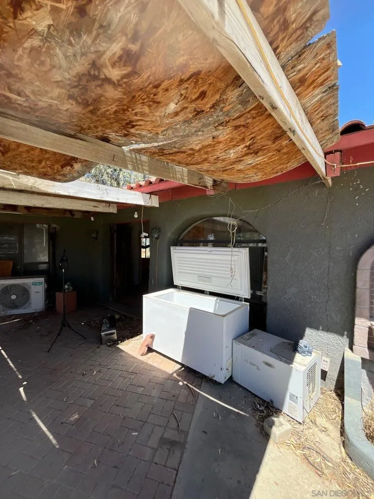 1055 Calle De Amistad El Mirage, CA 92301