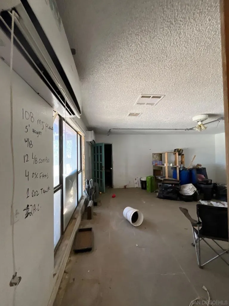 1055 Calle De Amistad El Mirage, CA 92301