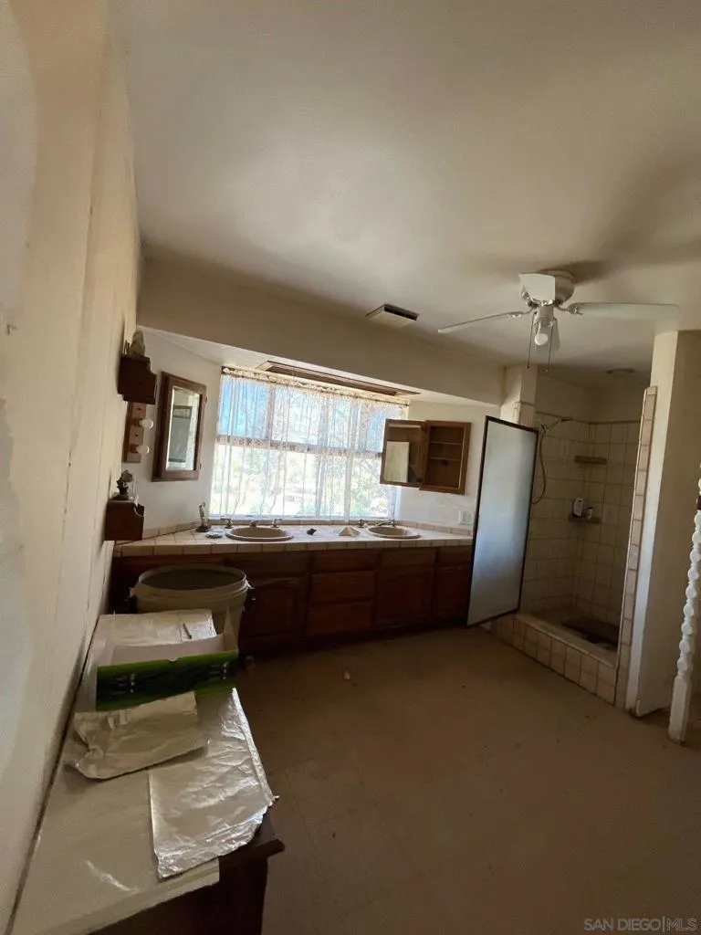 1055 Calle De Amistad El Mirage, CA 92301