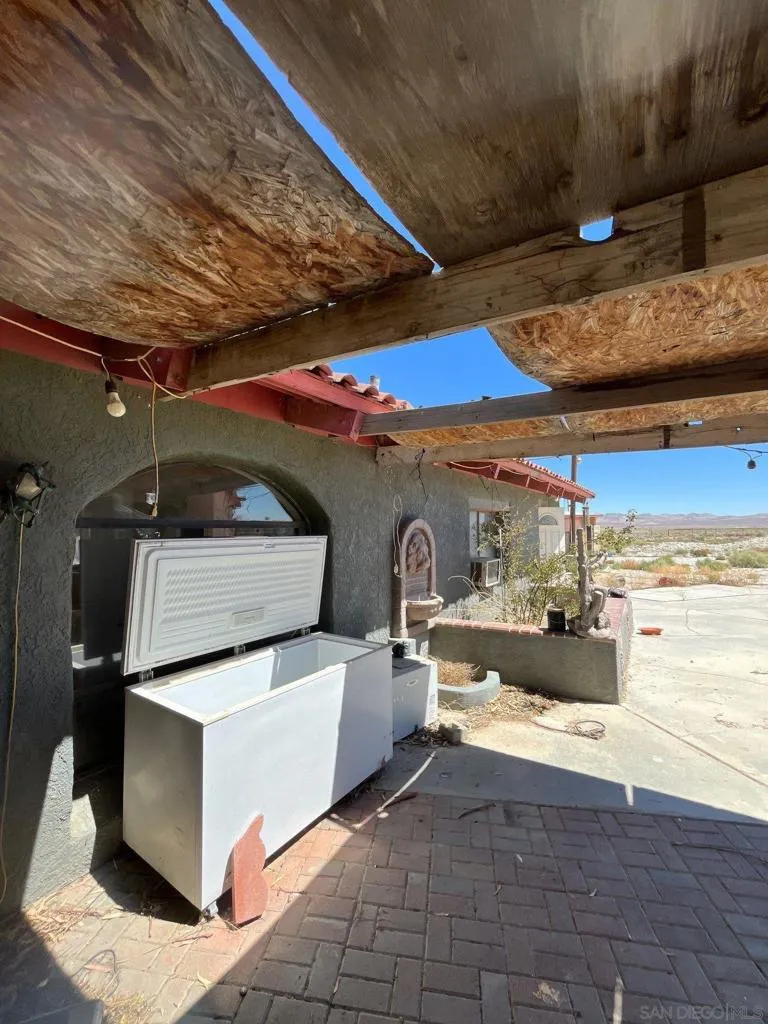 1055 Calle De Amistad El Mirage, CA 92301