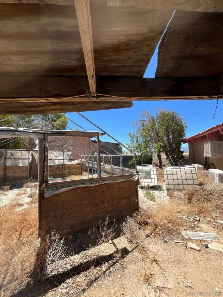 1055 Calle De Amistad El Mirage, CA 92301