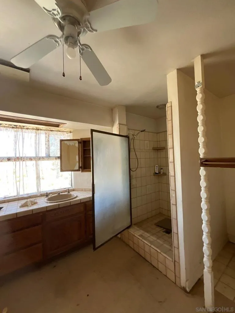1055 Calle De Amistad El Mirage, CA 92301