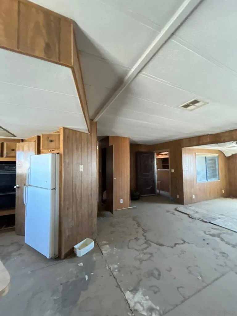 1055 Calle De Amistad El Mirage, CA 92301