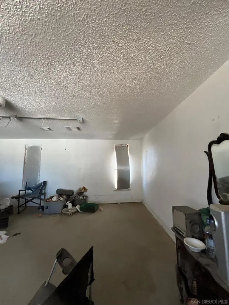 1055 Calle De Amistad El Mirage, CA 92301
