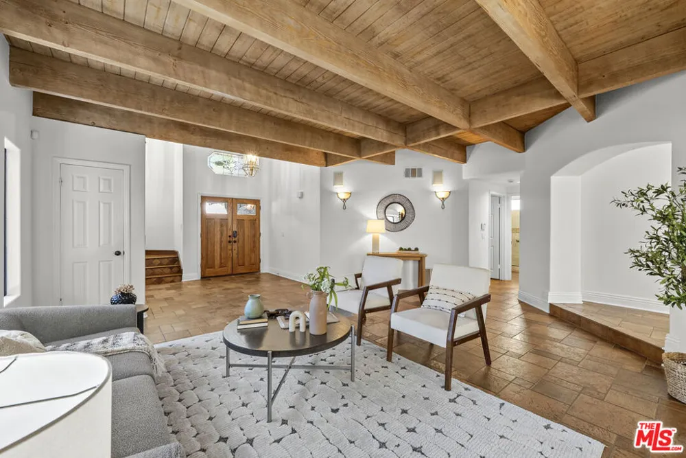 25345 Irving Lane Stevenson Ranch, CA 91381
