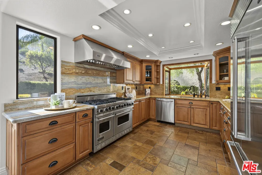 25345 Irving Lane Stevenson Ranch, CA 91381