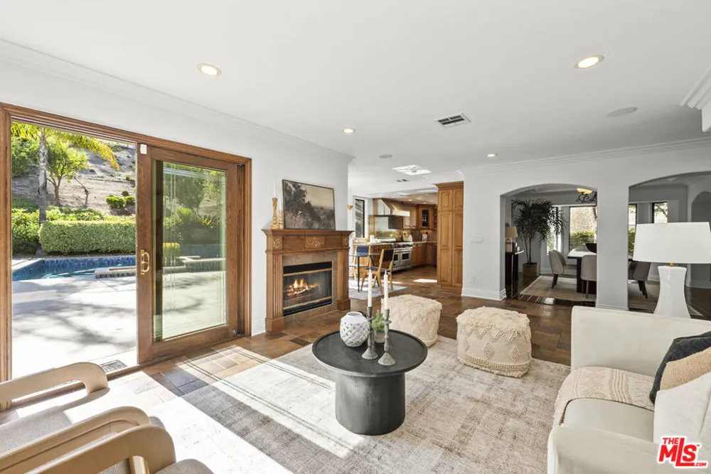 25345 Irving Lane Stevenson Ranch, CA 91381