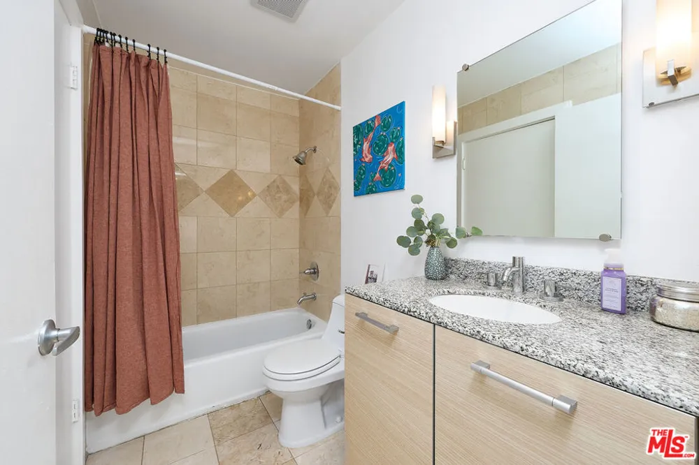6250 Fulton Avenue #205 Van Nuys, CA 91401