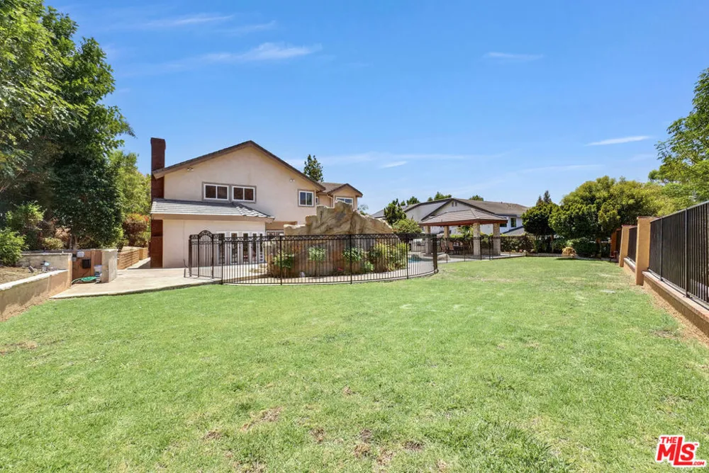22285 Rolling Hills Lane Yorba Linda, CA 92887