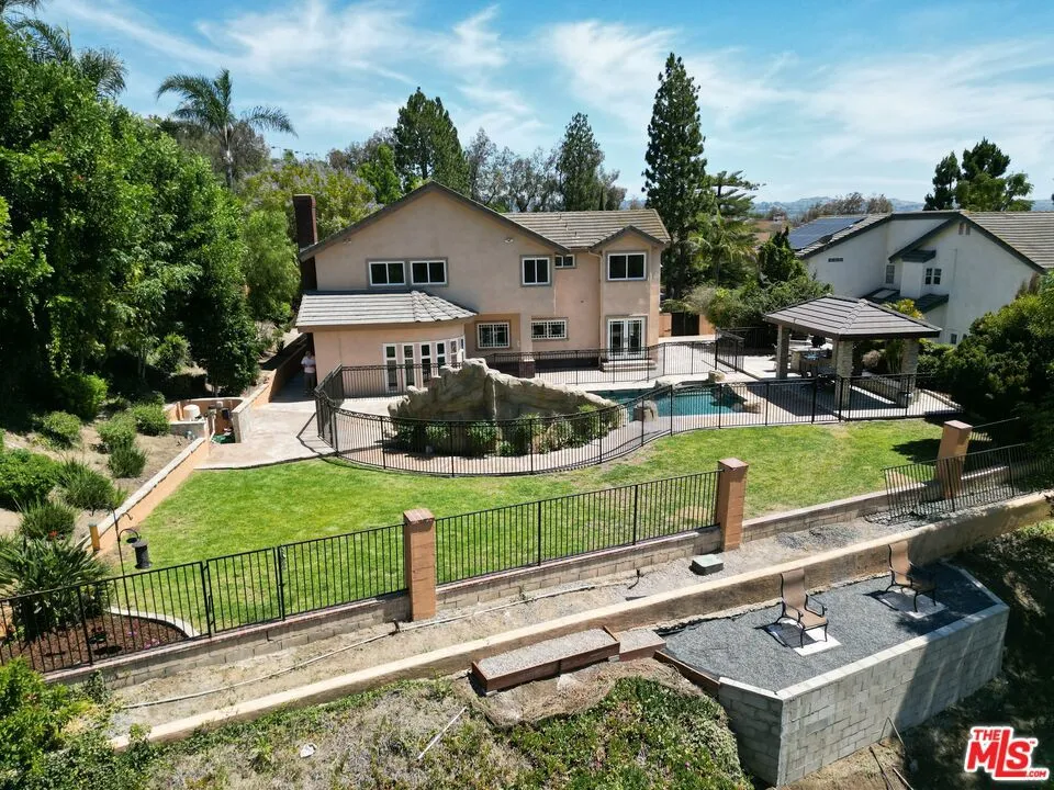 22285 Rolling Hills Lane Yorba Linda, CA 92887