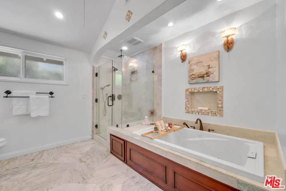 22285 Rolling Hills Lane Yorba Linda, CA 92887
