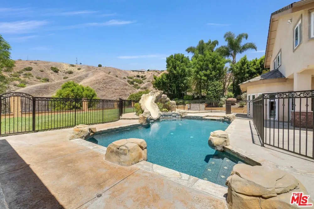 22285 Rolling Hills Lane Yorba Linda, CA 92887