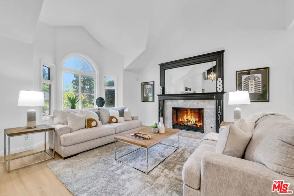 22285 Rolling Hills Lane Yorba Linda, CA 92887