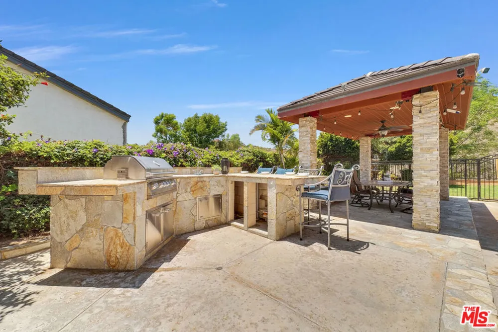 22285 Rolling Hills Lane Yorba Linda, CA 92887