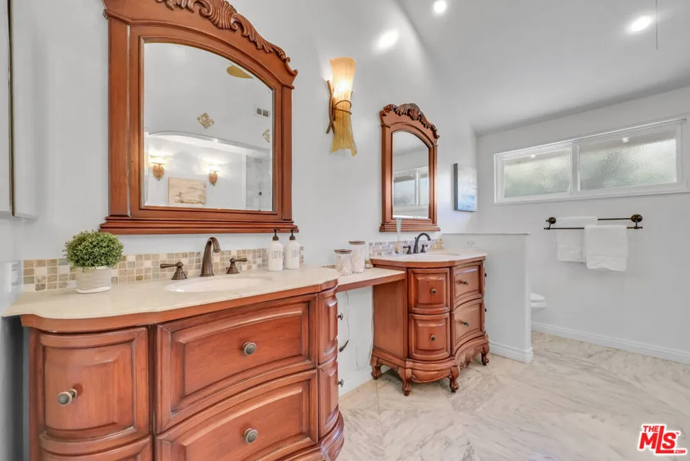 22285 Rolling Hills Lane Yorba Linda, CA 92887