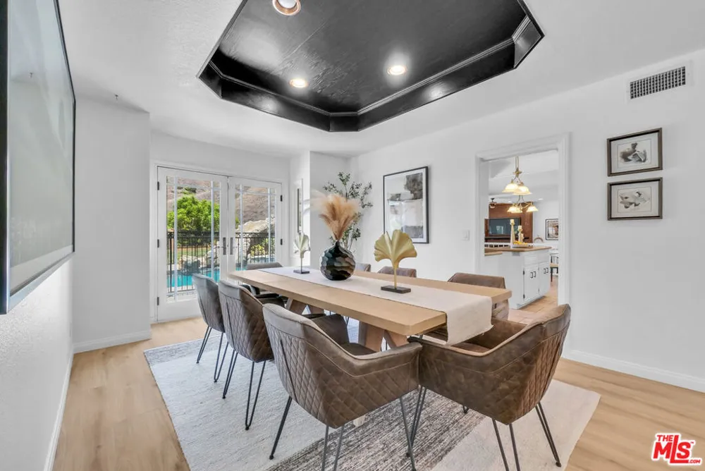 22285 Rolling Hills Lane Yorba Linda, CA 92887