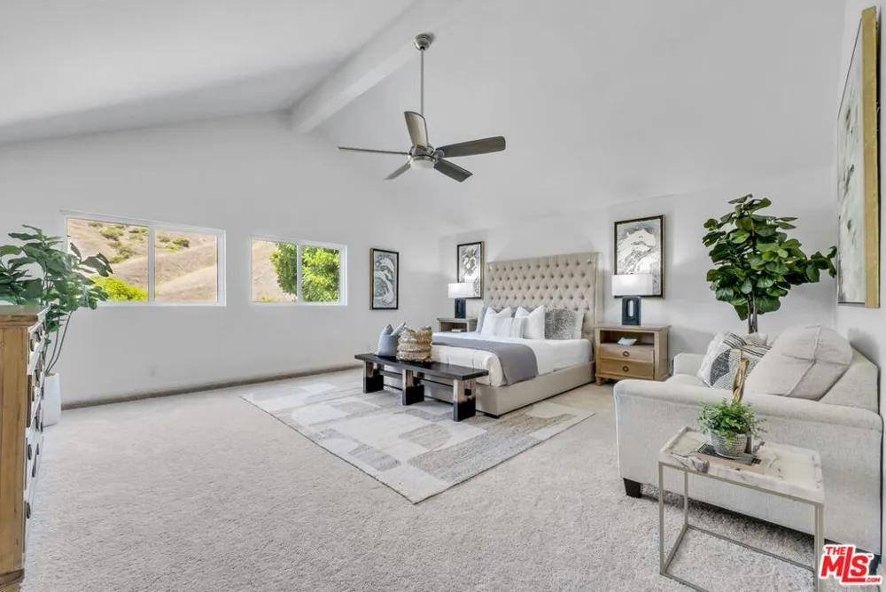22285 Rolling Hills Lane Yorba Linda, CA 92887