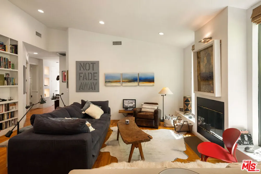 2005 Walnut Avenue Venice, CA 90291