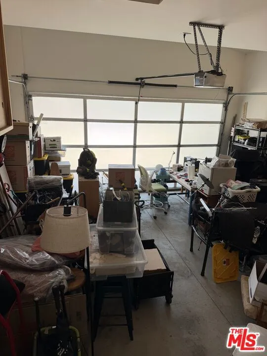 2005 Walnut Avenue Venice, CA 90291