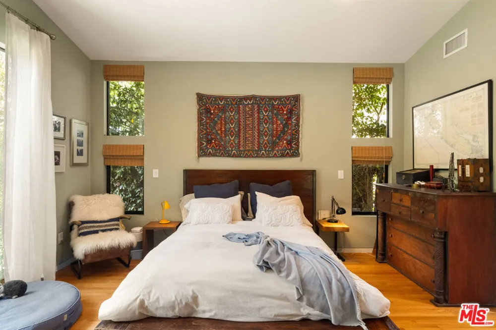 2005 Walnut Avenue Venice, CA 90291