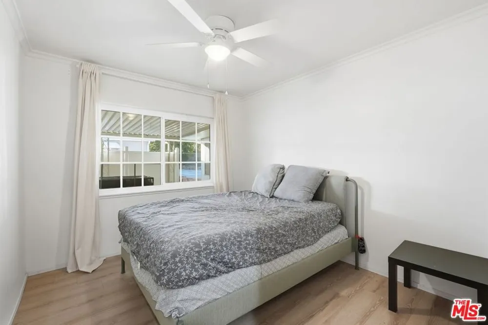 10401 Amigo Avenue Porter Ranch, CA 91326