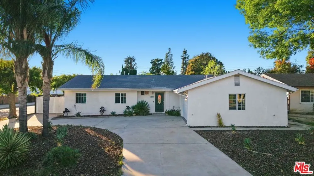 10401 Amigo Avenue Porter Ranch, CA 91326