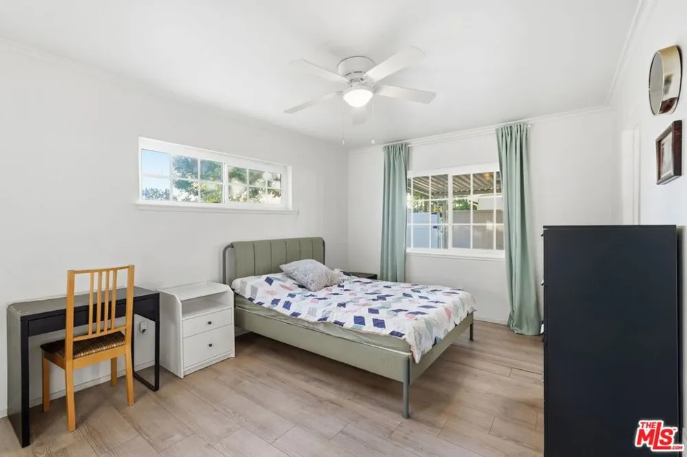 10401 Amigo Avenue Porter Ranch, CA 91326