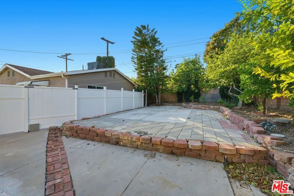 10401 Amigo Avenue Porter Ranch, CA 91326