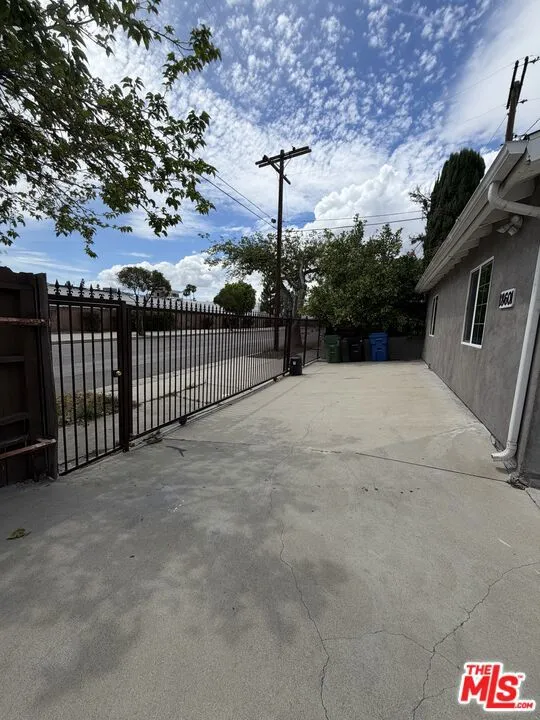10401 Amigo Avenue Porter Ranch, CA 91326