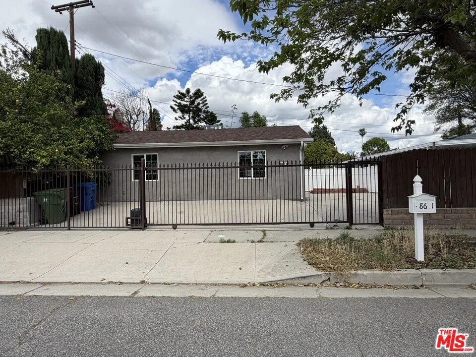 10401 Amigo Avenue Porter Ranch, CA 91326