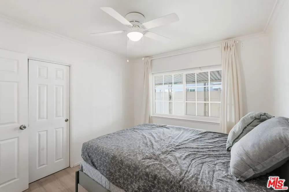 10401 Amigo Avenue Porter Ranch, CA 91326