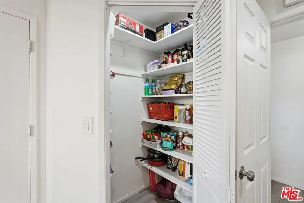 10401 Amigo Avenue Porter Ranch, CA 91326