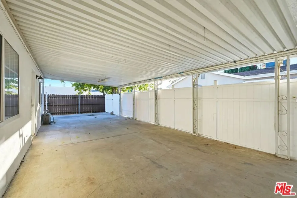 10401 Amigo Avenue Porter Ranch, CA 91326