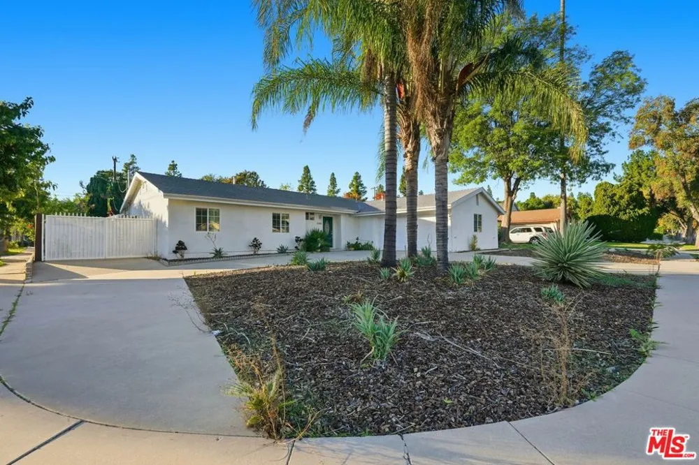 10401 Amigo Avenue Porter Ranch, CA 91326