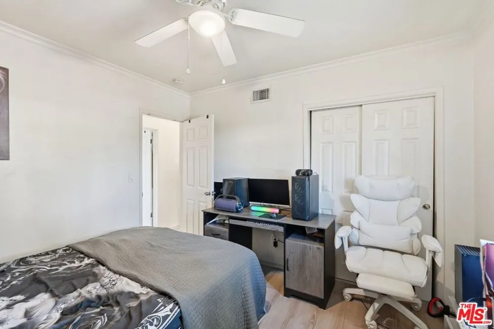 10401 Amigo Avenue Porter Ranch, CA 91326
