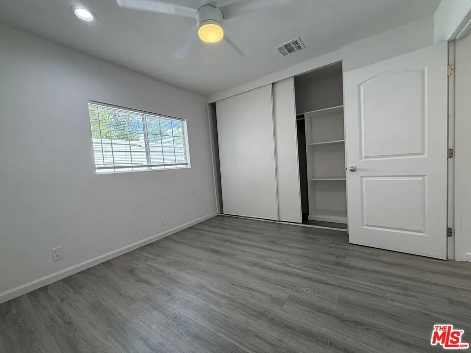 10401 Amigo Avenue Porter Ranch, CA 91326
