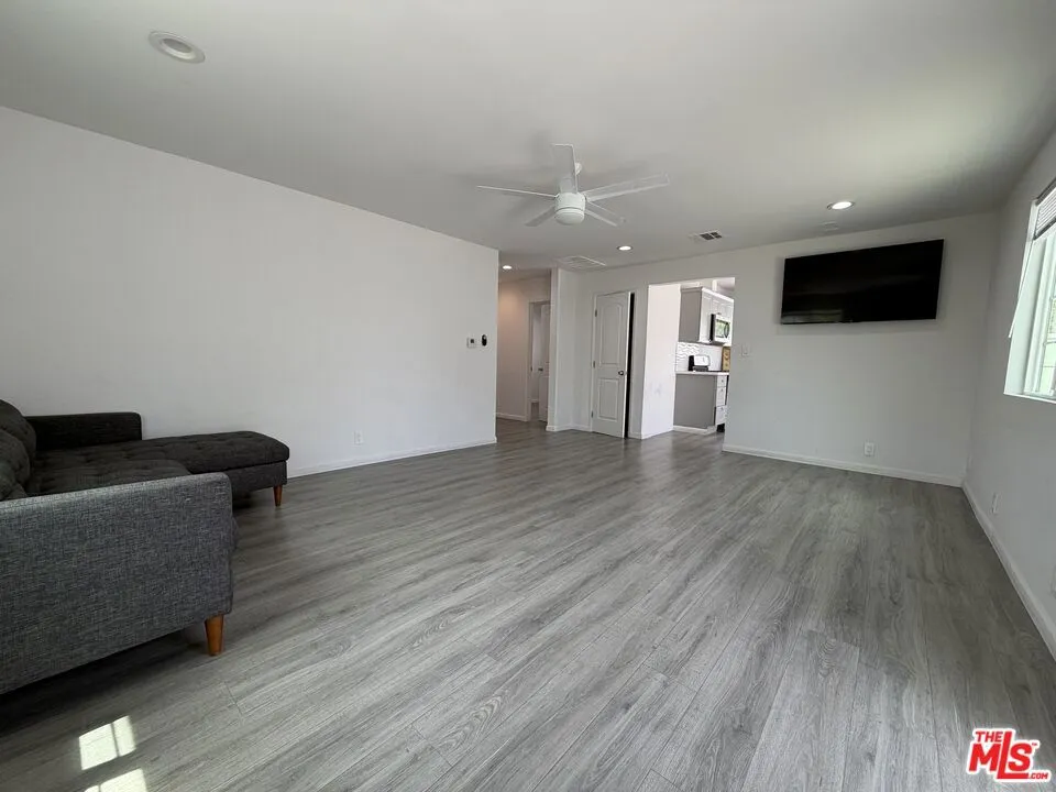 10401 Amigo Avenue Porter Ranch, CA 91326