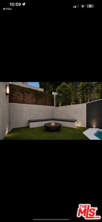 8721 Sunset Plaza Terrace West Hollywood, CA 90069