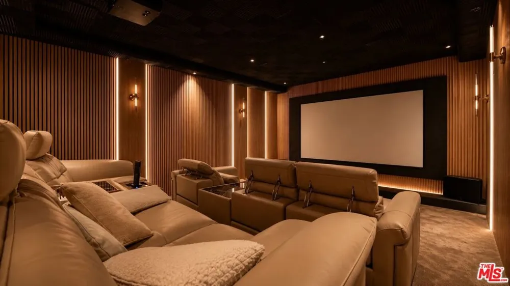 8721 Sunset Plaza Terrace West Hollywood, CA 90069