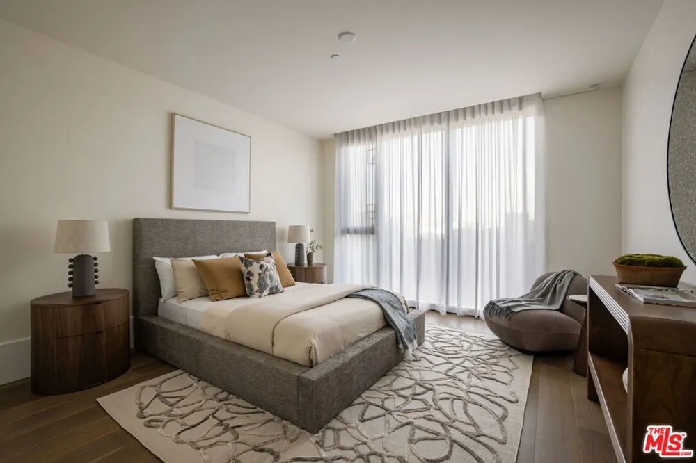8420 W Sunset Boulevard #607 West Hollywood, CA 90069