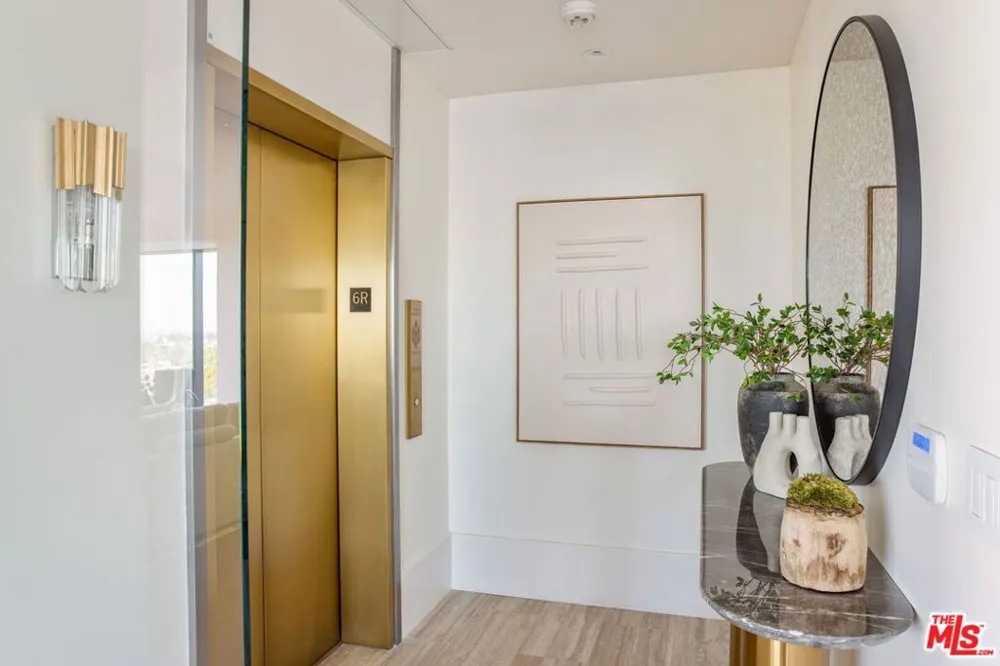 8420 W Sunset Boulevard #607 West Hollywood, CA 90069