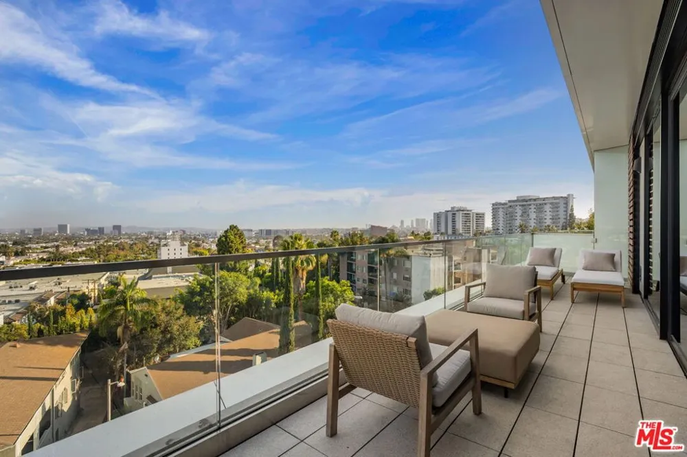 8420 W Sunset Boulevard #607 West Hollywood, CA 90069