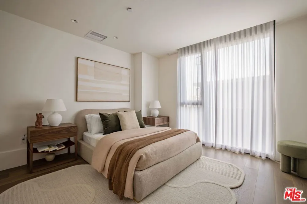 8420 W Sunset Boulevard #607 West Hollywood, CA 90069