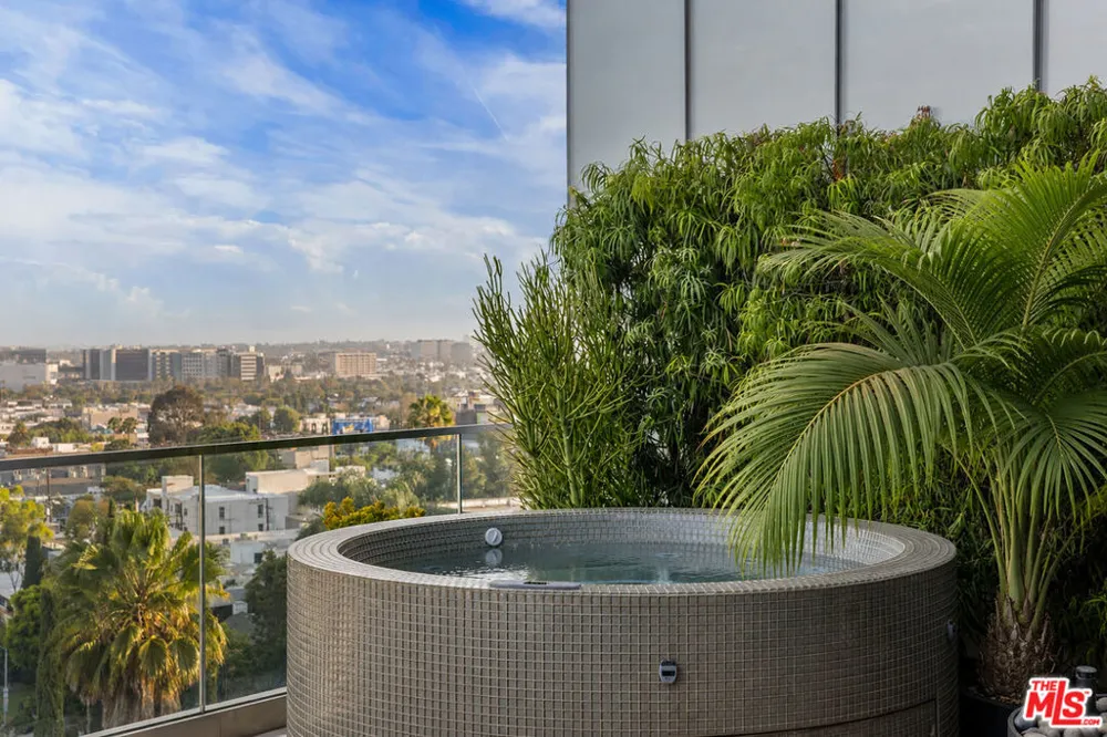 8420 W Sunset Boulevard #607 West Hollywood, CA 90069