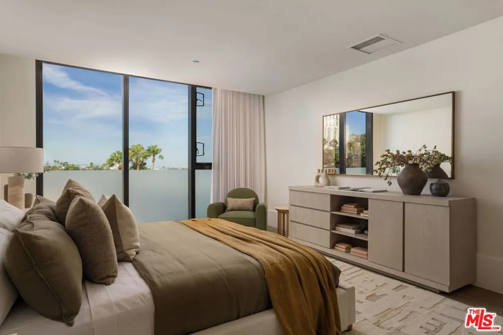 8420 W Sunset Boulevard #607 West Hollywood, CA 90069