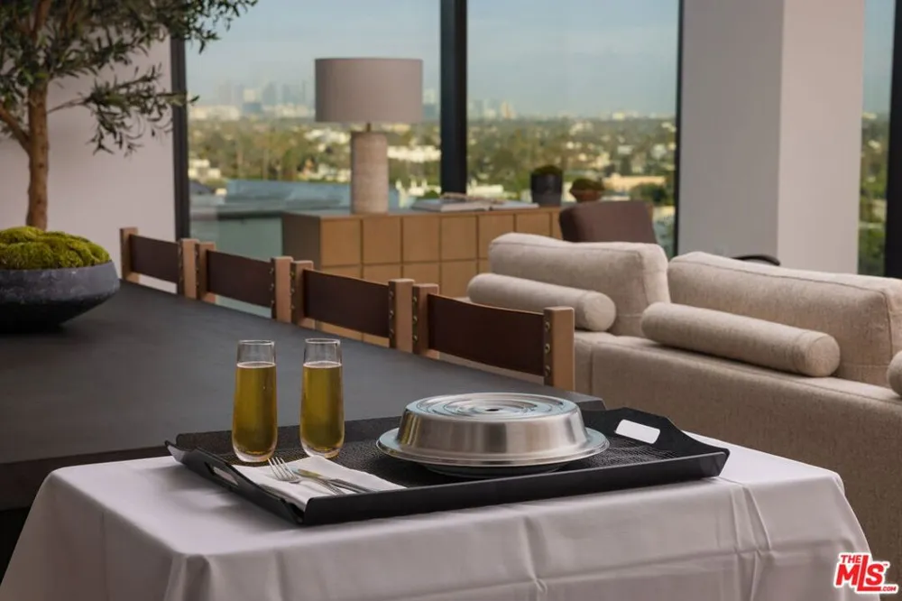 8420 W Sunset Boulevard #607 West Hollywood, CA 90069